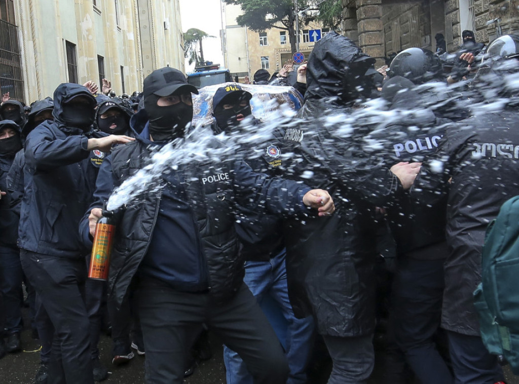 Gruzija: Protesti i hapšenja u Tbilisiju, uhapšena i dva Amerikanca i jedan Rus