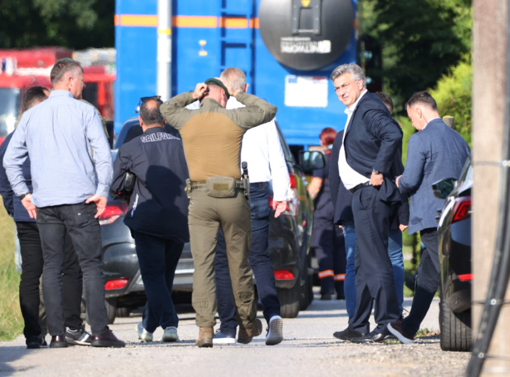 Jedna osoba poginula, četiri povređene u padu aviona kod Zagreba