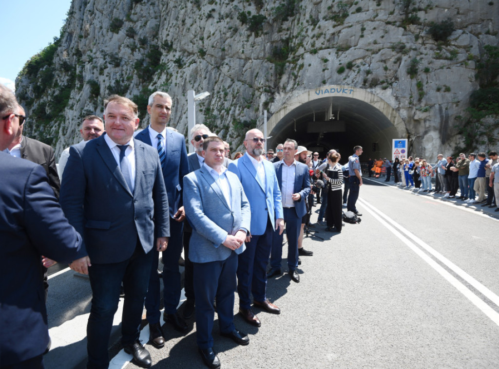 Otvorena obilaznica oko Omiša a neki građani protestuju zbog uskog puta u jednom delu