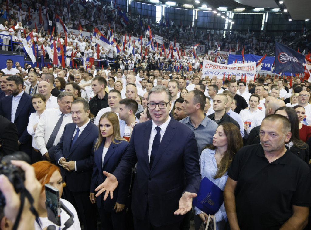 U Beogradu počeo predizborni skup koalicije oko SNS, obratiće se Vučić