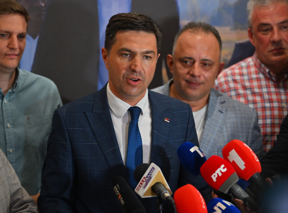 Pavlović: Za građane Niša prvi put u istoriji besplatan javni prevoz i udžbenici