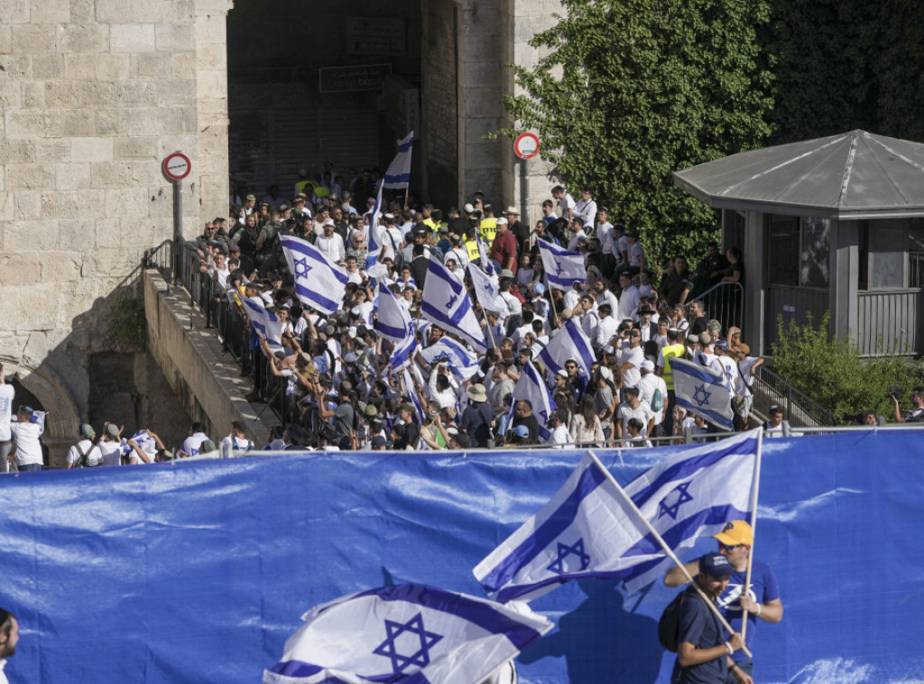 Počeo izraelski ''Marš zastave'' u Jerusalimu, prisutni uzvikuju ''Smrt Arapima''