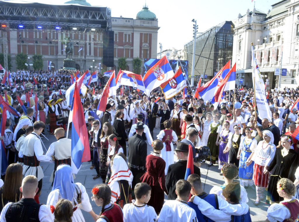 Počela centralna manifestacija Svesrpskog sabora na Trgu republike