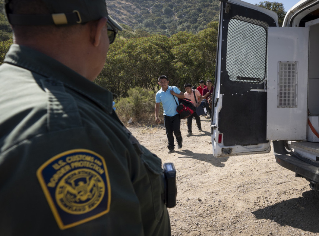 Rojters: Opada broj ilegalnih prelazaka na meksičko-američkoj granici