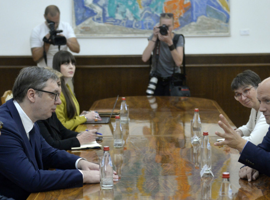 Vucic meets with Sarrazin