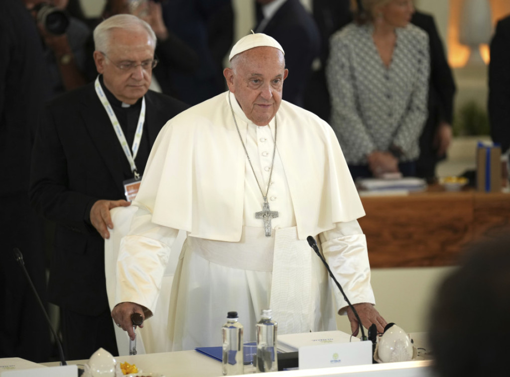 Papa uznemiren zbog sve većeg nasilja u Ukrajini i Gazi