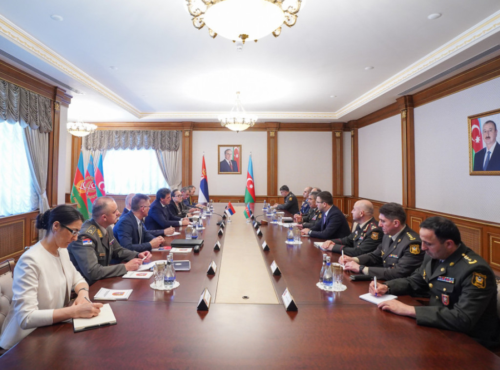 Gasic discusses development of cooperation between Serbian, Azerbaijani defence industries