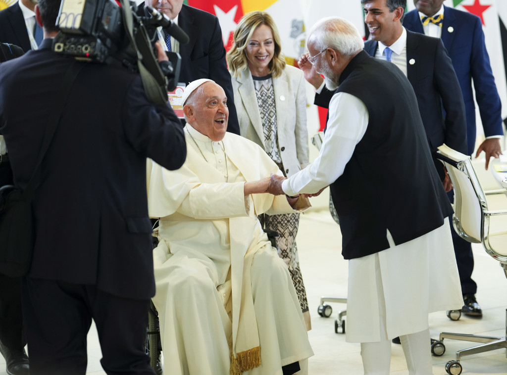 Modi pozvao papa Franju da poseti Indiju