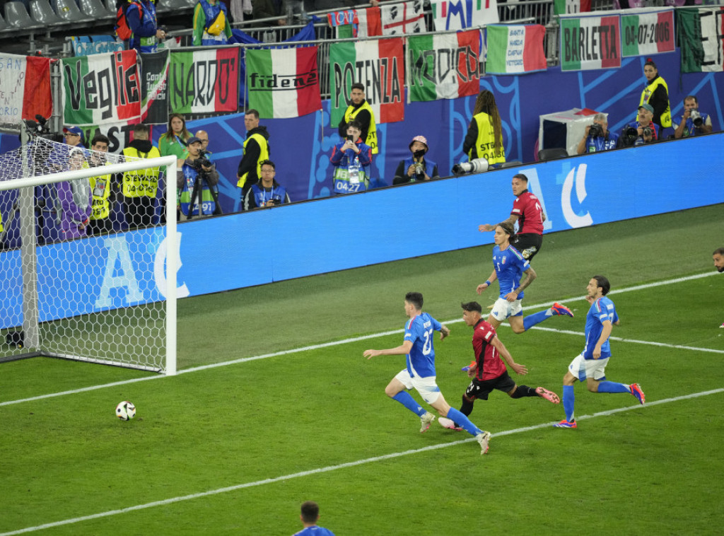 Branioci titule Italijani pobedili Albaniju na Evropskom prvenstvu u fudbalu