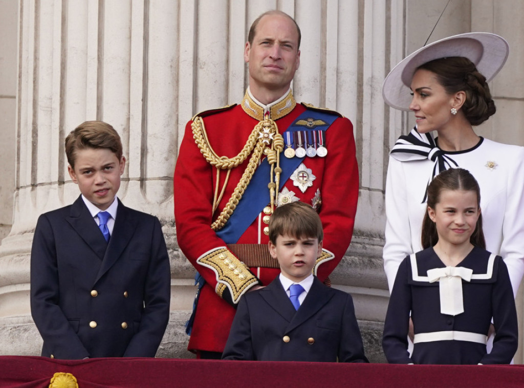 Deca princa Vilijama čestitala svom tati praznik Dan očeva