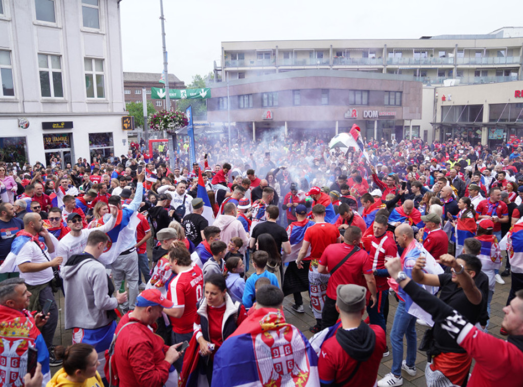 Engleski navijači napali pristalice Srbije u Gelzenkirhenu