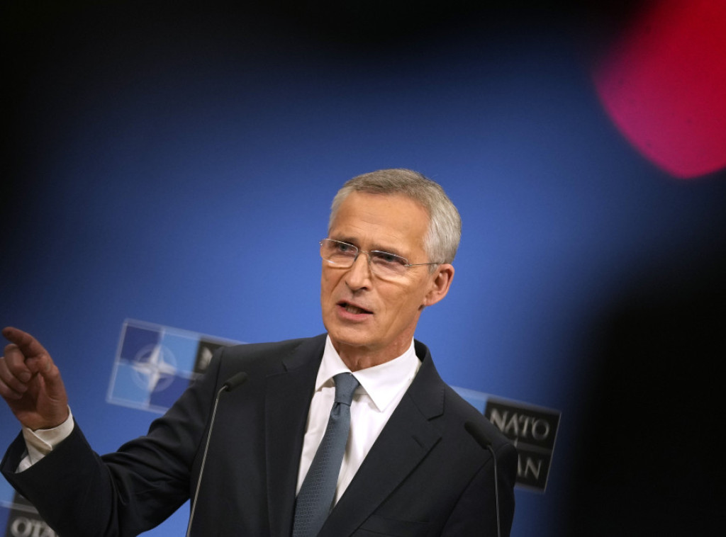 Jens Stoltenberg: NATO razmatra stavljanje nuklearnog oružja u stanje pripravnosti