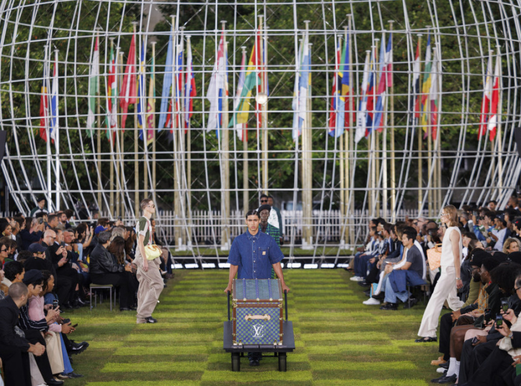 Pariz: U sedištu UNESCO modna revija Luj Vitona inspirisana ljudskom lepotom