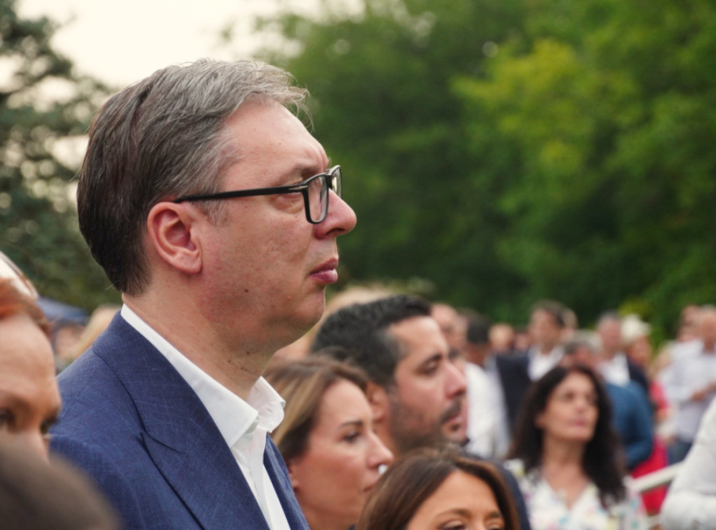 Vučić: Zamolio sam Makrona da stane uz Srbiju na njenom teškom putu ka očuvanju mira