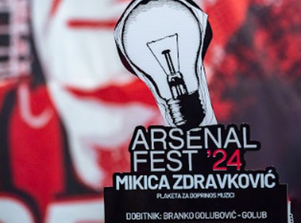 Pevač Goblina Branko Golubović dobitnik nagrade Arsenal festa Mikica Zdravković