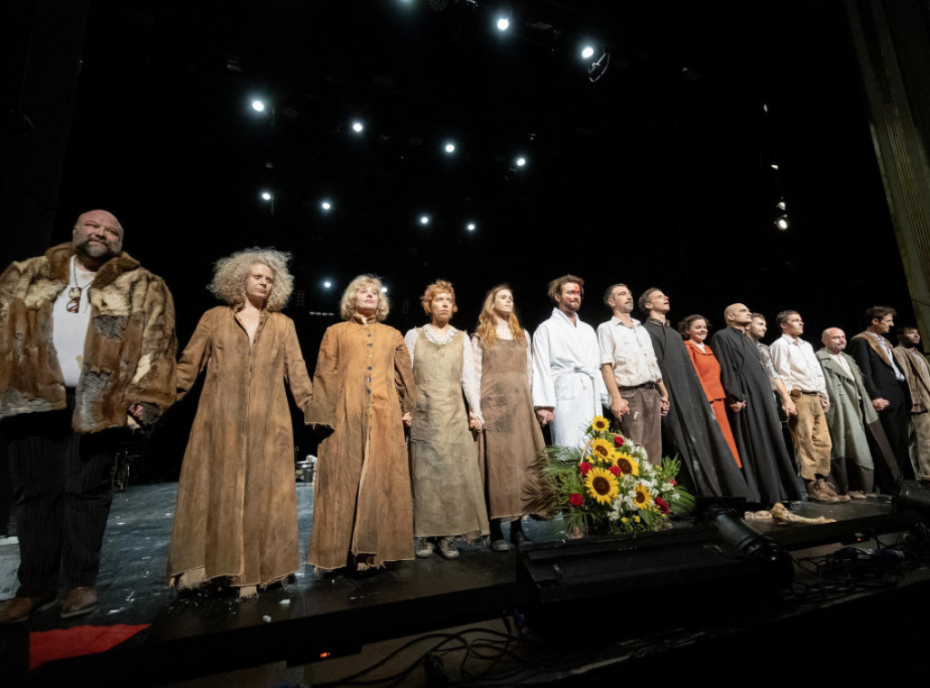 Predstava "Braća Karamazovi" u režiji Olivera Frljića izvedena sinoć u Narodnom pozorištu