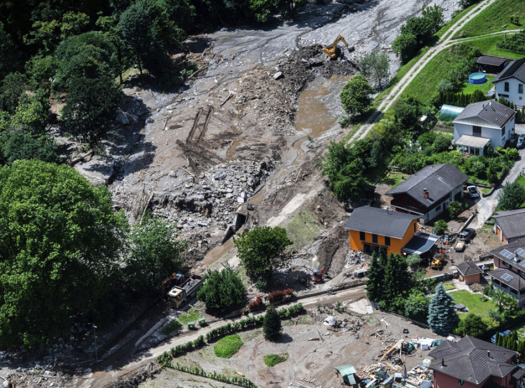 Švajcarska: Tri osobe zatrpane u odronu kamenja nakon snažne oluje