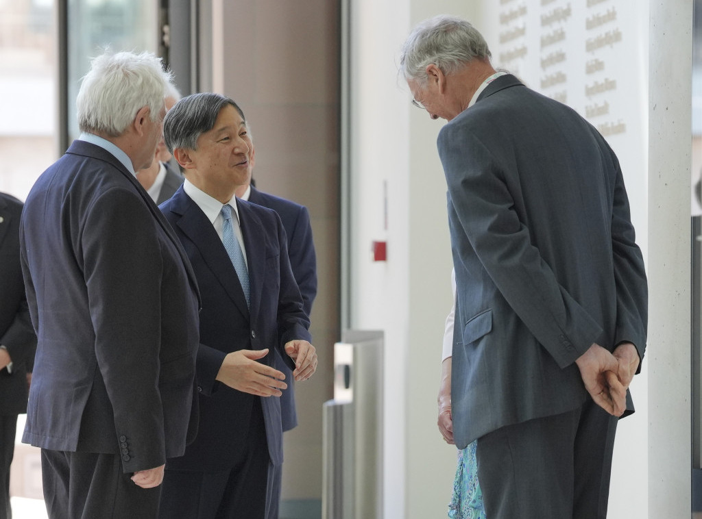 London: Japanski car Naruhito posetio britanski biomedicinski istraživački centar