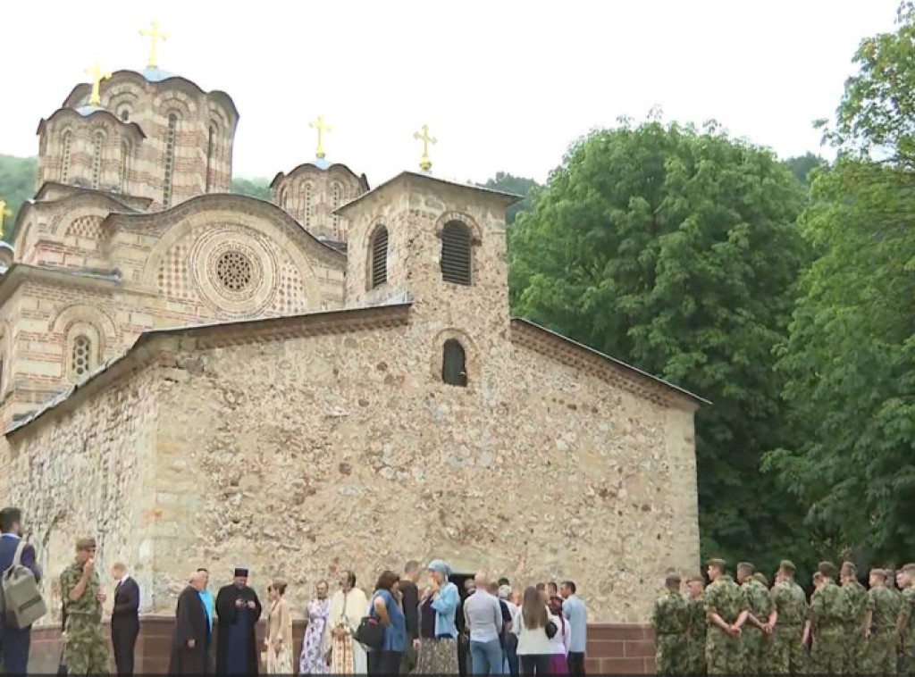 Premijer Vučević na parastosu Svetom knezu Lazaru i Kosovskim junacima u Ravanici