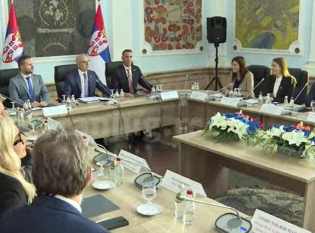 Počela svečana sednica Vlade Srbije u Kruševcu