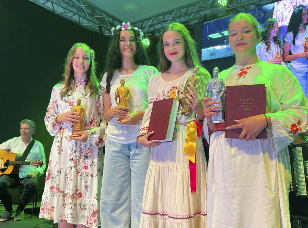 Čačak: Đurđina Vasilijević je prva pobednica Festivala narodne i rodoljubive pesme na