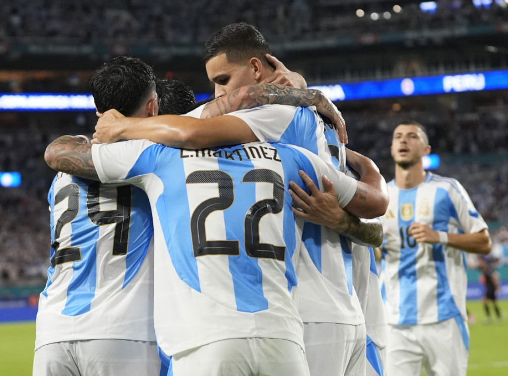 Fudbaleri Argentine pobedili Peru, remi Kanade i Čilea na Kupu Amerike