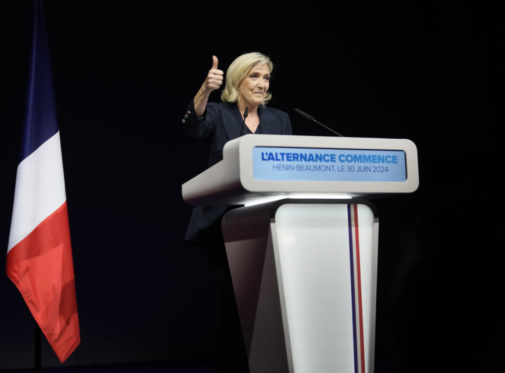 Marin Le Pen: Makronov tabor skoro potpuno uništen