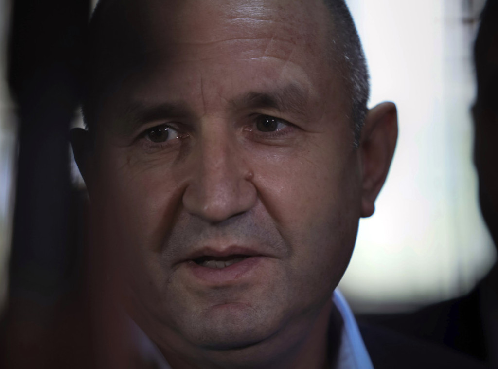 Radev raspisao vanredne izbore za 27. oktobar i potpisao ukaz o imenovanju prelazne vlade