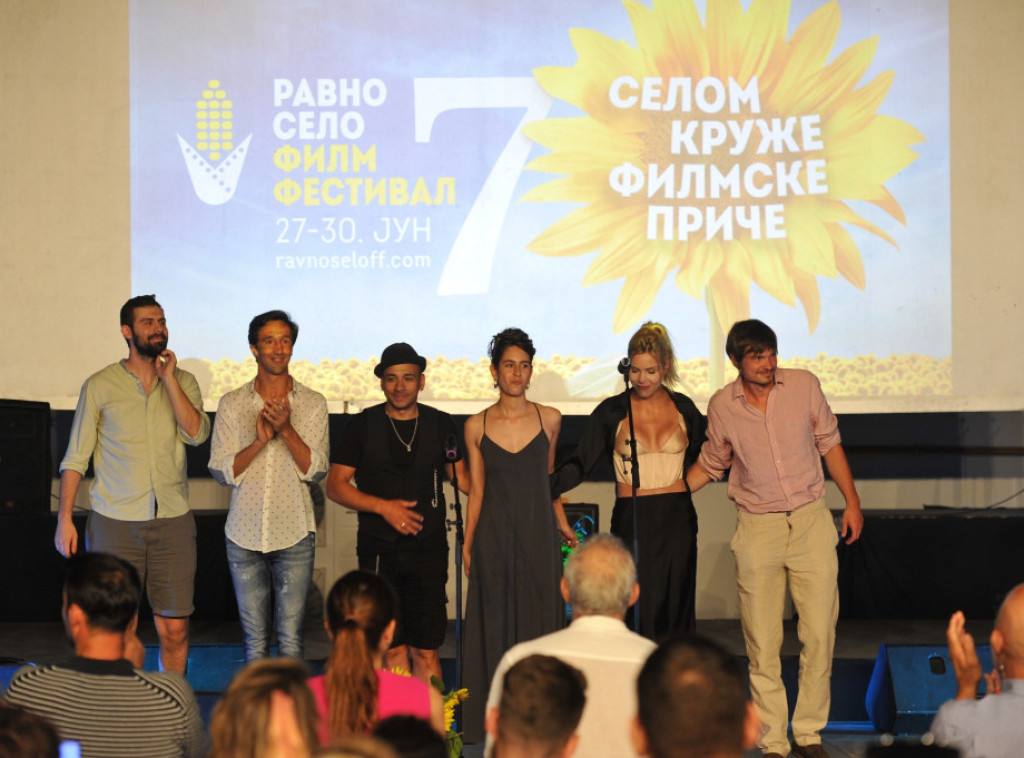 Završen Ravno Selo Film Festival: "Zlatni kip" za film "Nedelje"