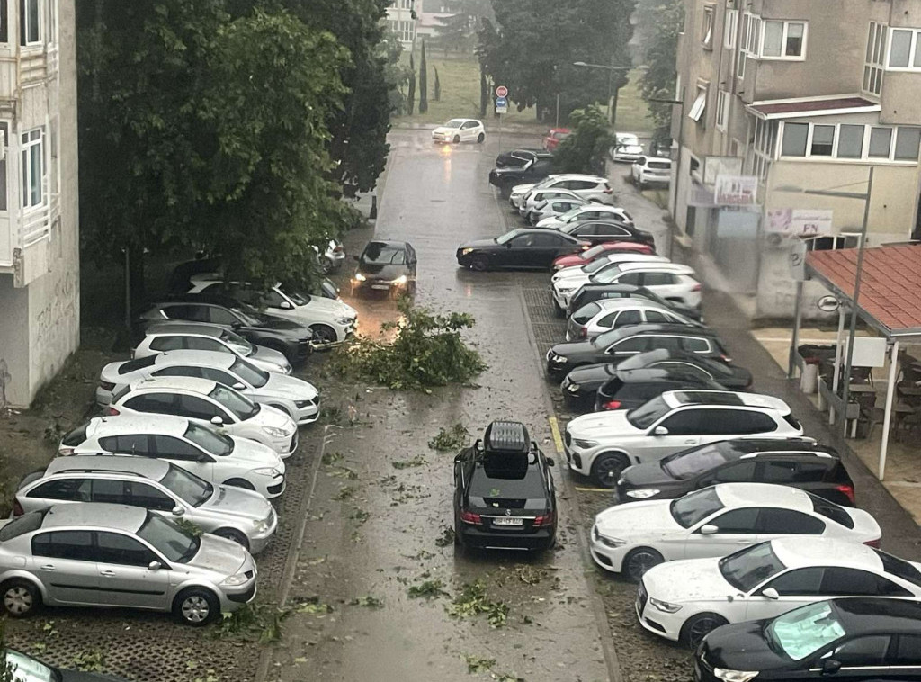 Mediji: Dve žrtve nevremena u Baru i Luštici