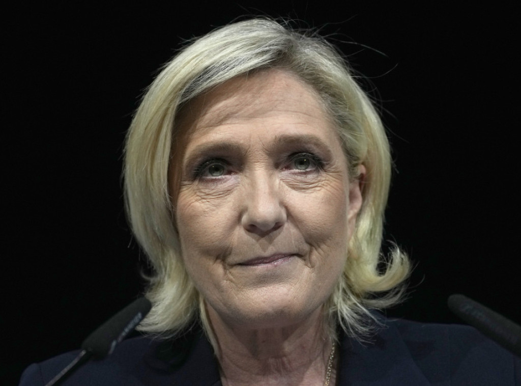 Le Pen: Makron pokušava da izvrši administrativni državni udar