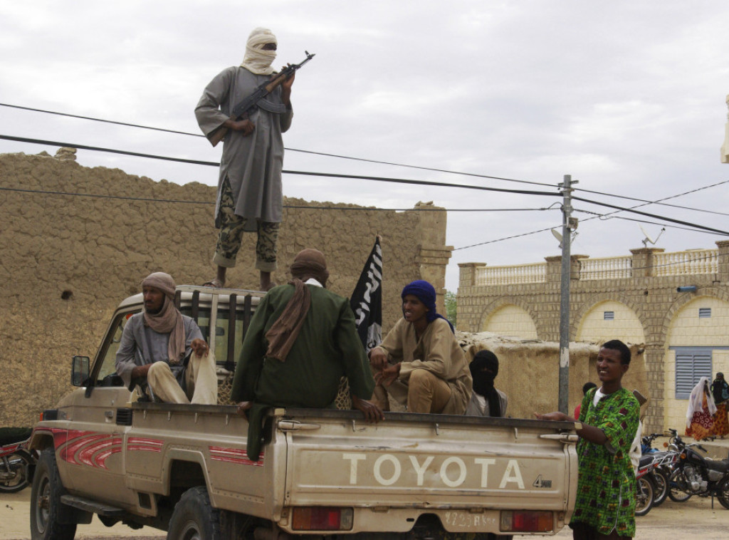 Oko 40 ljudi ubijeno u napadu naoružane grupe na selo u centralnom Maliju