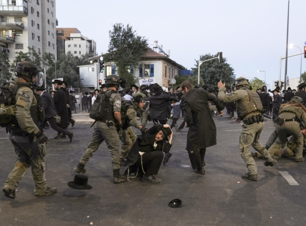 Rojters: Izraelska policija se sukobila sa jevrejskim naseljenicima na Zapadnoj obali