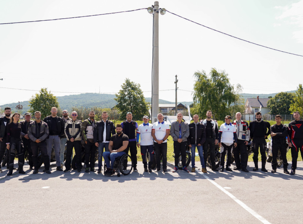 Agencija za bezbednost saobraćaja organizovala trening za motocikliste