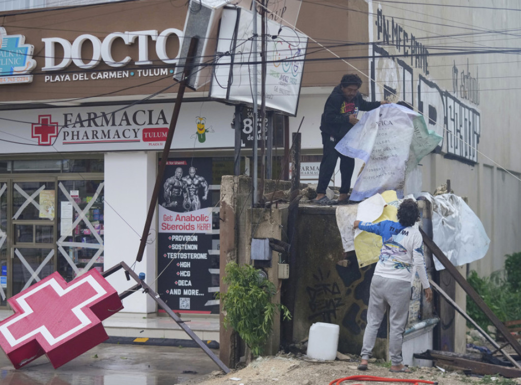 Uragan Beril pogodio obalu Jukatana u blizini odmarališta Tulum