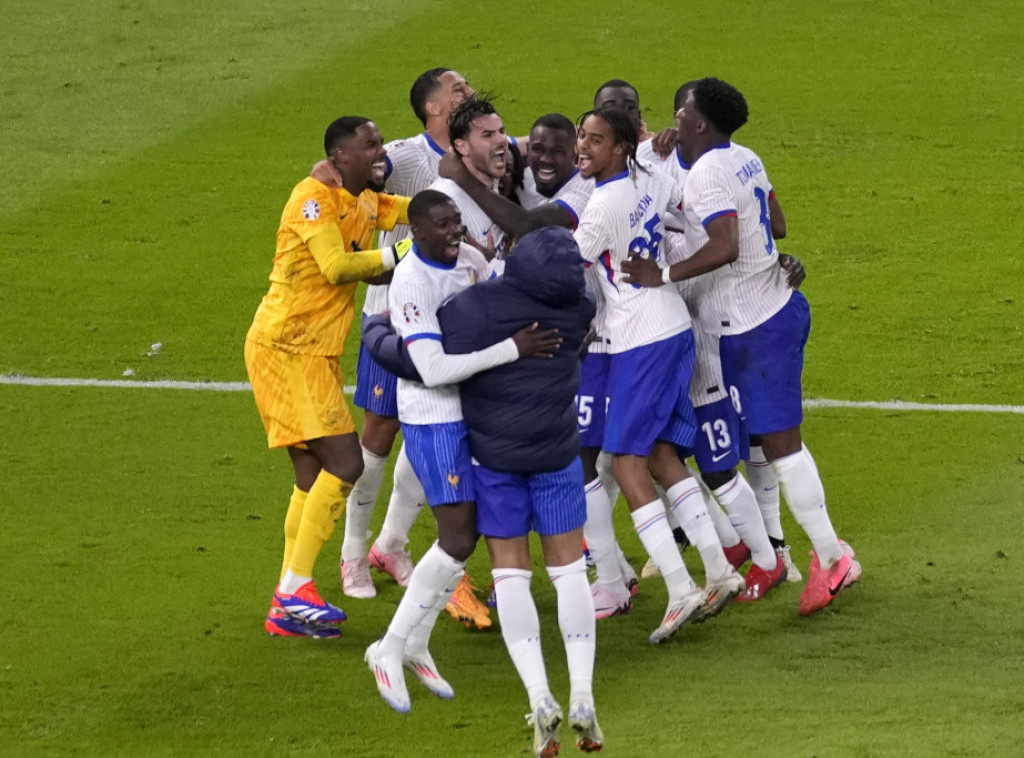 Fudbaleri Francuske posle penala pobedili Portugaliju, u polufinalu EP protiv Španije