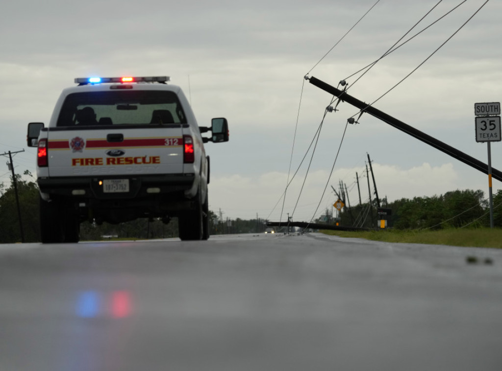 Više od 1,5 miliona ljudi u Teksasu bez struje zbog uragana Beril