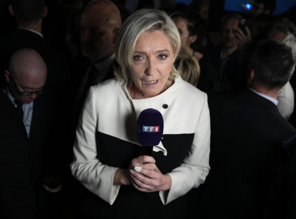 Mediji: Otvorena istraga u vezi finansiranja kampanje Marin Le Pen na izborima 2022.