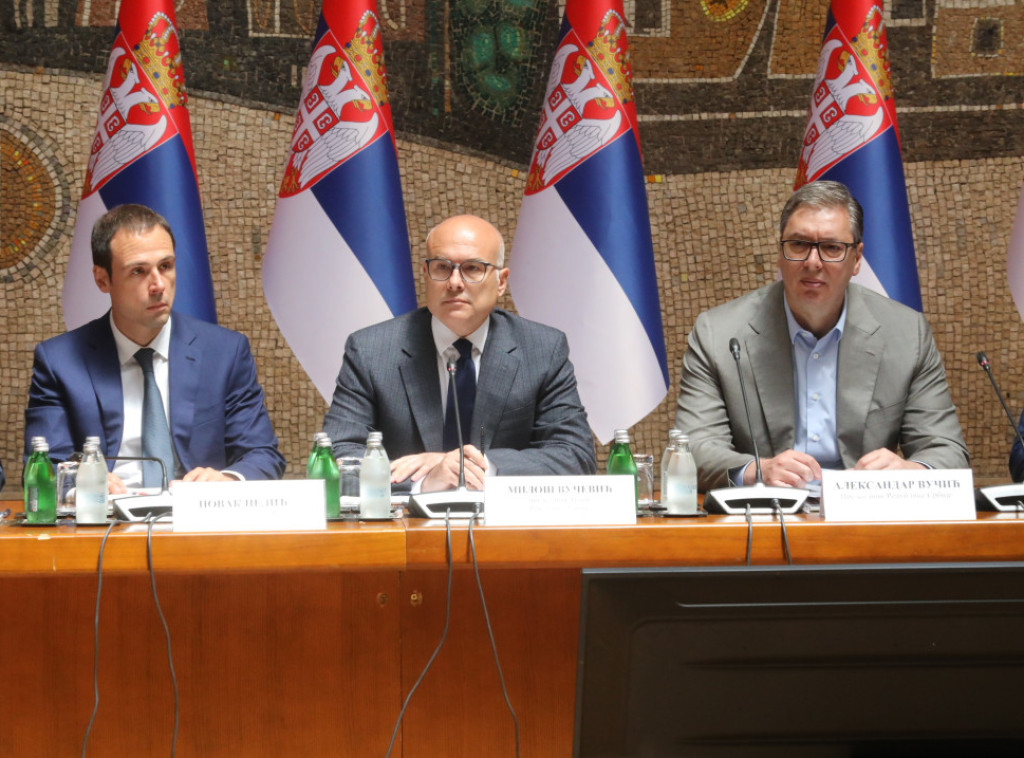 Vucevic chairs session of council on GDP, Vucic also attends