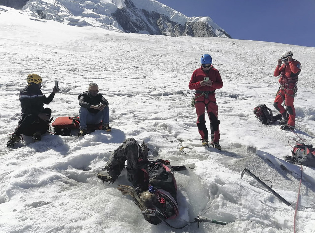 Pronađeno telo američkog planinara koga je zatrpala lavina u Peruu pre 22 godine