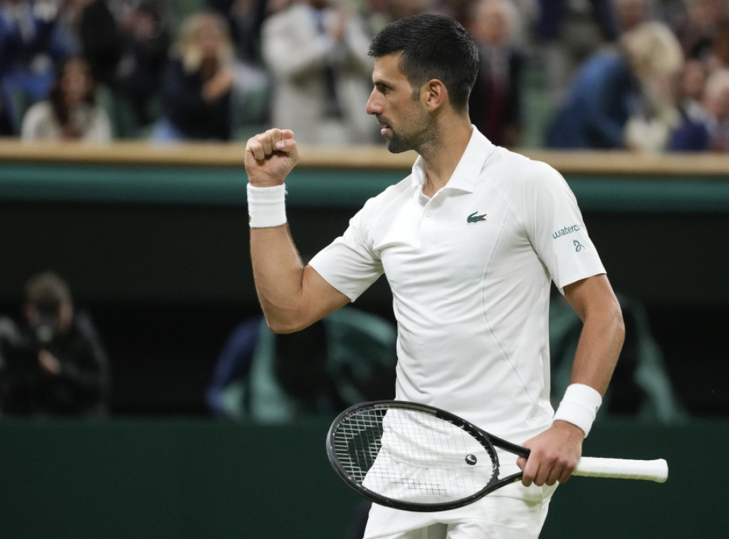 Djokovic through to Wimbledon semis after De Minaur withdraws due to injury
