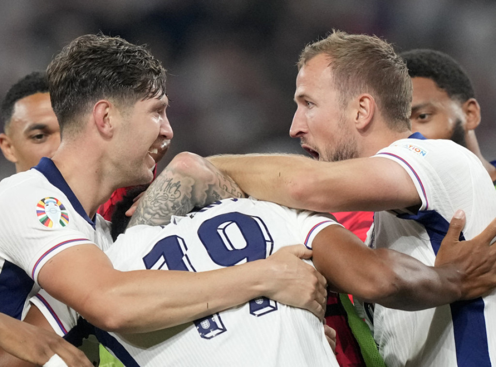 Fudbaleri Engleske pobedili Holandiju, u finalu Evropskog prvenstva protiv Španije
