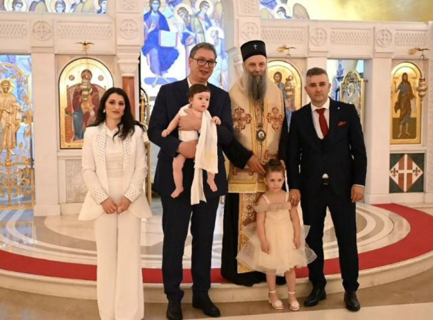 Vučić u Hramu Svetog Save krstio malog Lazara sa KiM