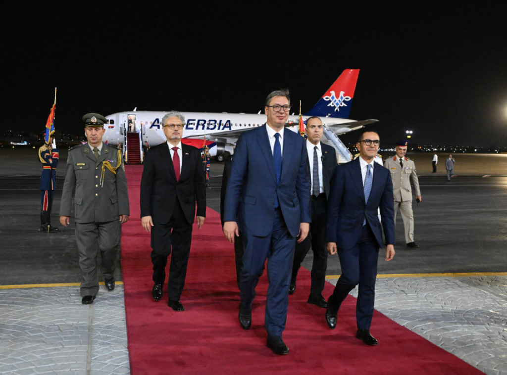 Vučić stigao u Kairo, počeo dvodnevnu posetu Egiptu