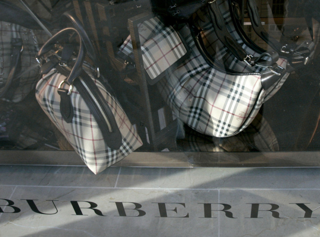 Akcije modne kompanije Barberi pale za 15% nakon vesti o smeni izvršnog direktora