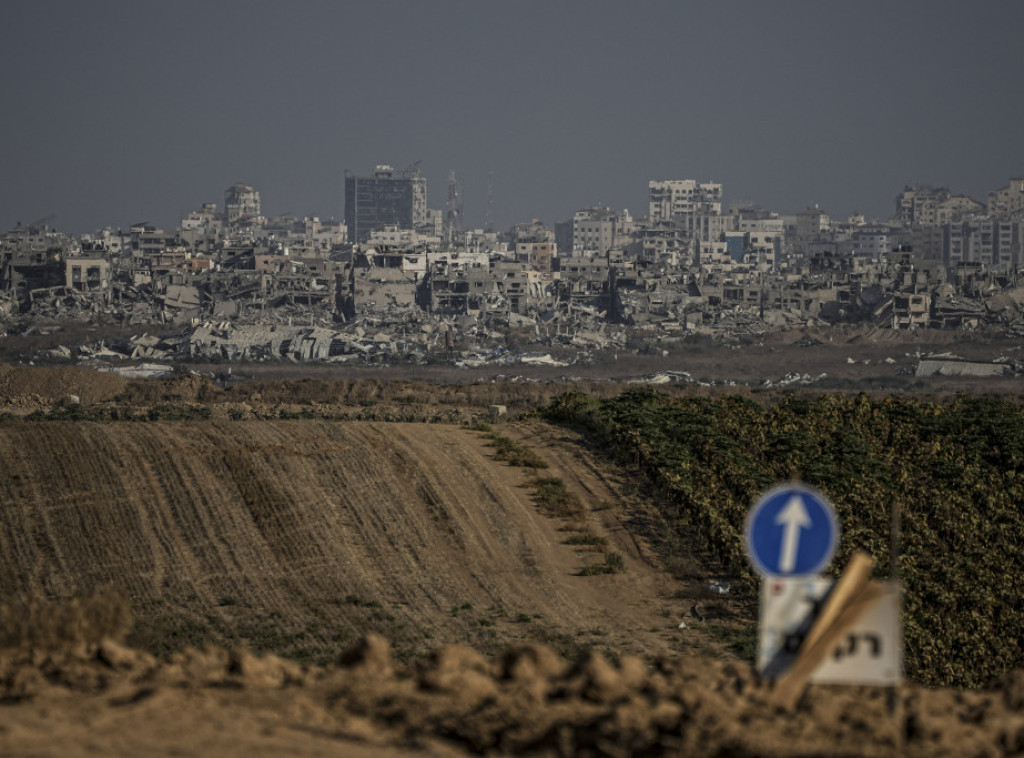 Najmanje 13 Palestinaca ubijeno u izraelskom bombardovanju centralne i južne Gaze
