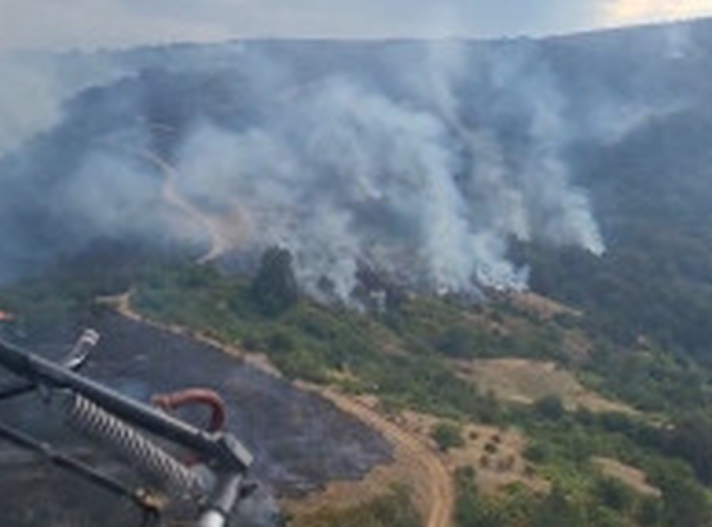 Požari na Žaračkoj planini i Troglavu još nisu ugašeni