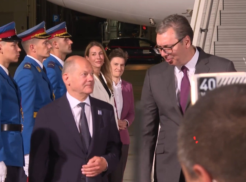 Nemački kancelar Šolc doputovao u Beograd, dočekao ga predsednik Vučić