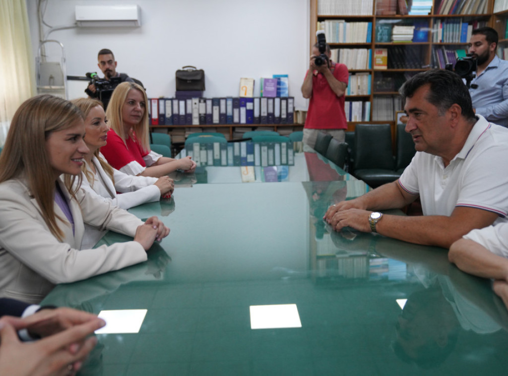 Ministarstvo za brigu o porodici doniralo klima uređaje porodilištu u Višegradskoj