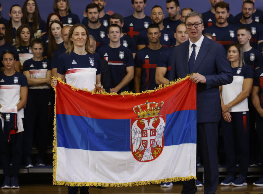 Vučić: Nadamo se da će sportisti sa Olimpijskih igara doneti Srbiji dvocifreni broj medalja